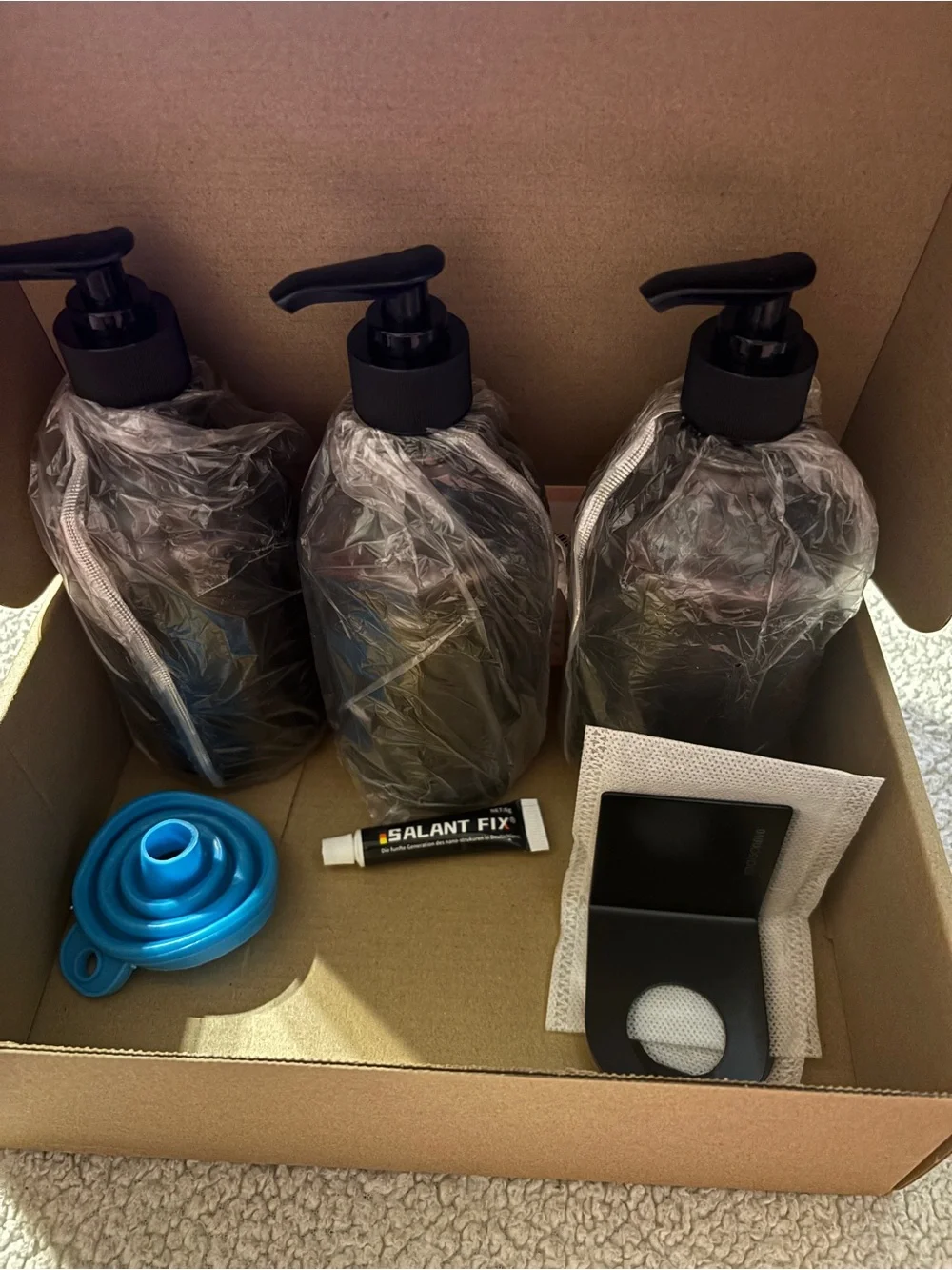 MaisoNovo 3 pack 16 oz Amber plastic Soap Dispenser Bottle’s With black pumps.